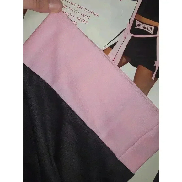 Boxer Girl - Picture 6 of 8